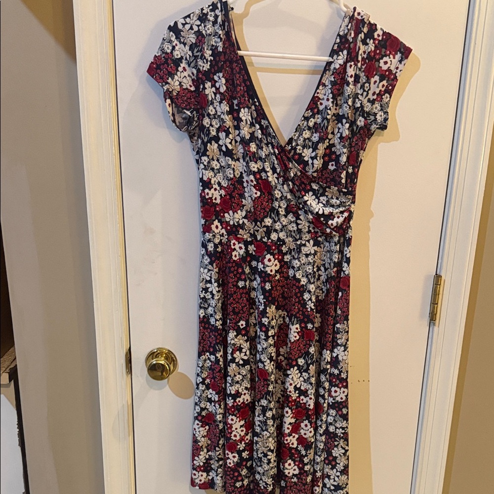 Kaileigh Burgundy and White Floral Midi Dress